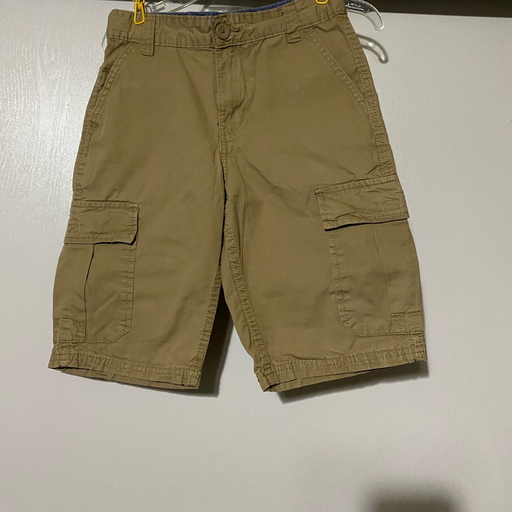 Like New Khaki Levi’s Slim Fit Cargo Shorts Size 10 regular.